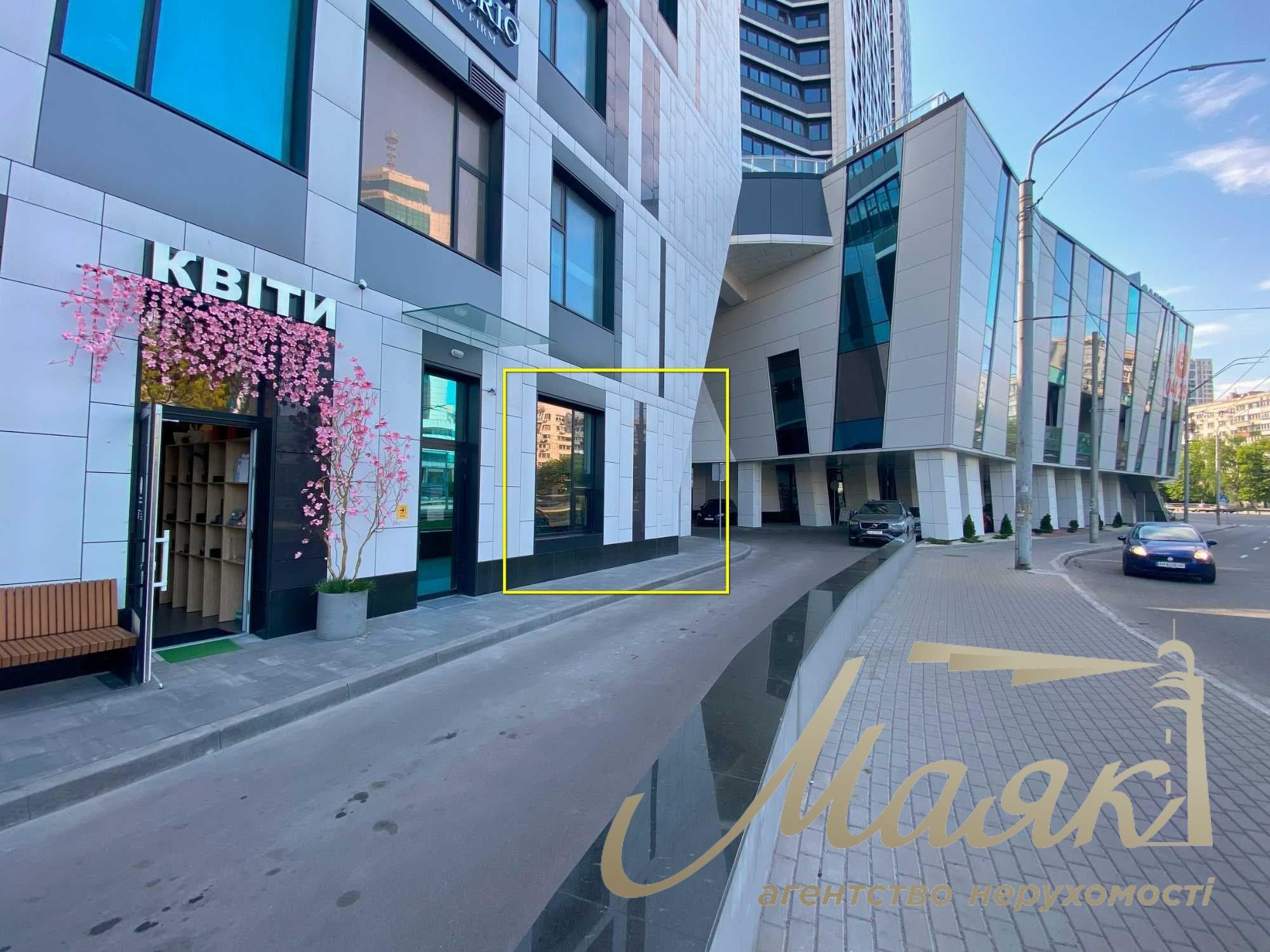 Продаж фасаду ЖК Manhattan, кафе 17,8+12 м, ФАСАД