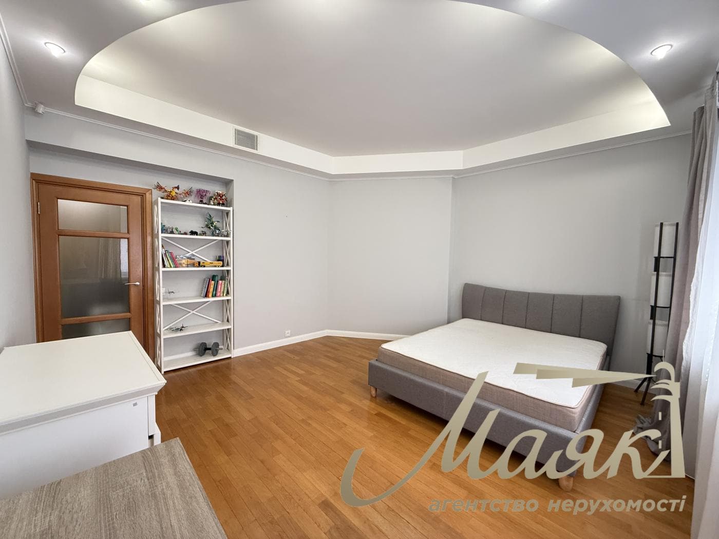 Продажа 3-х комнатной квартиры, Драгомирова, 4, Печерск, Центр!