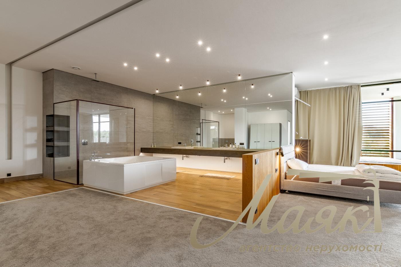 Оренда будівлі 3500м2 у с. с. Красне Перше, поруч із м. Обухів