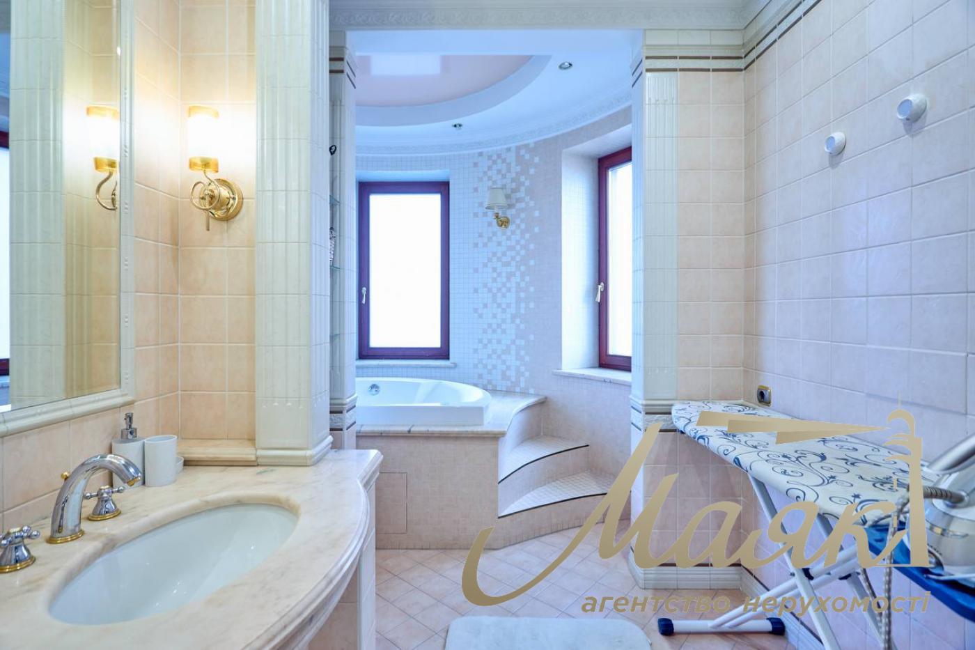 Оренда 4 кімнатної квартири, 163 м, Жилянська 30а, Голосіївський район