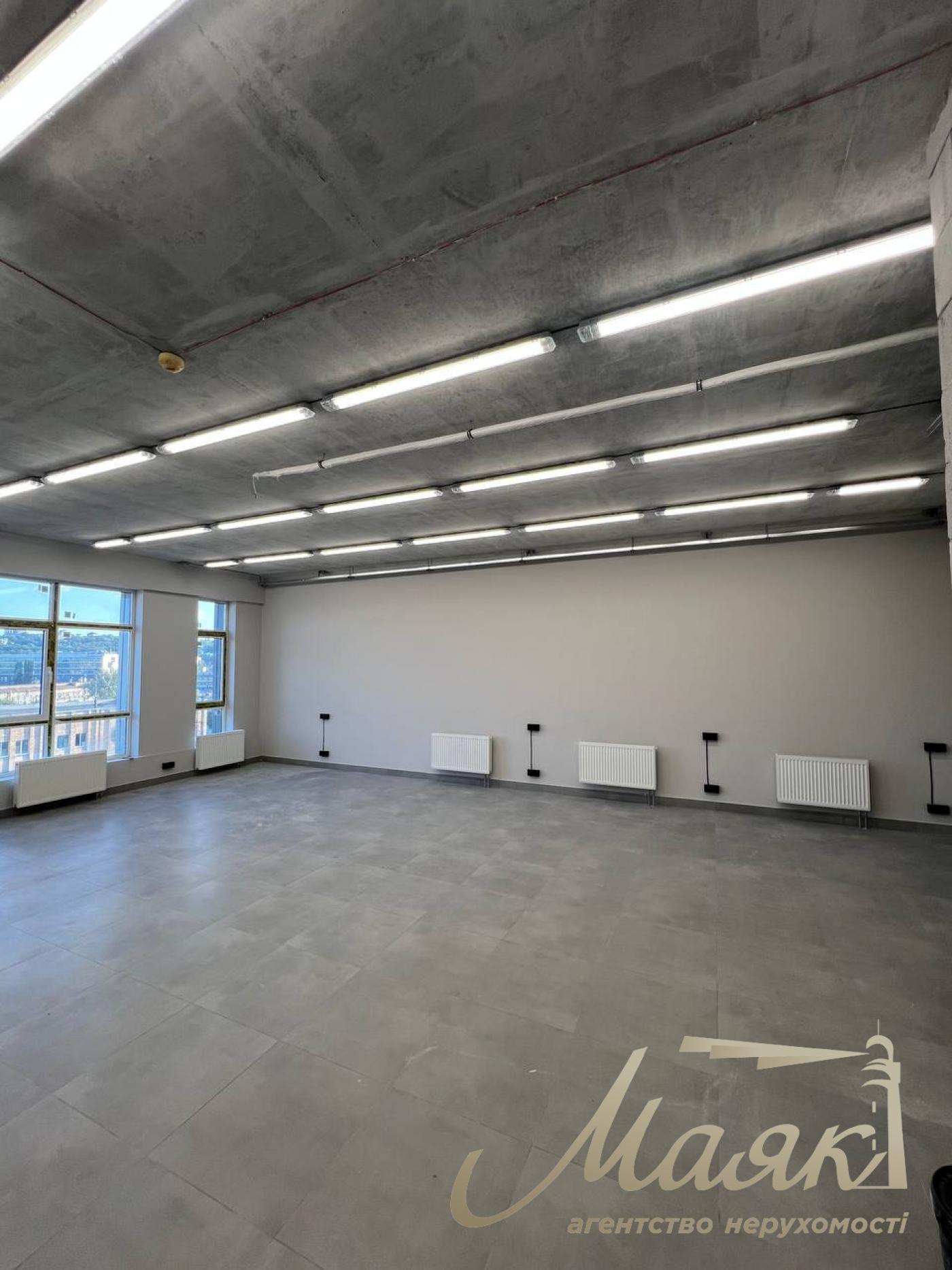 Оренда офісу 375м2 в БЦ Графіт, вул.Степана Бандері, Оболонський район.