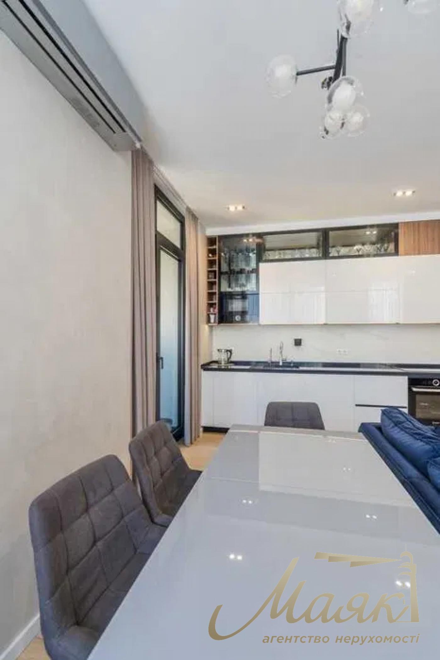 For sale 3-bedroom apartment 107m2, LCD "Tetris Hall" Pecherskyi