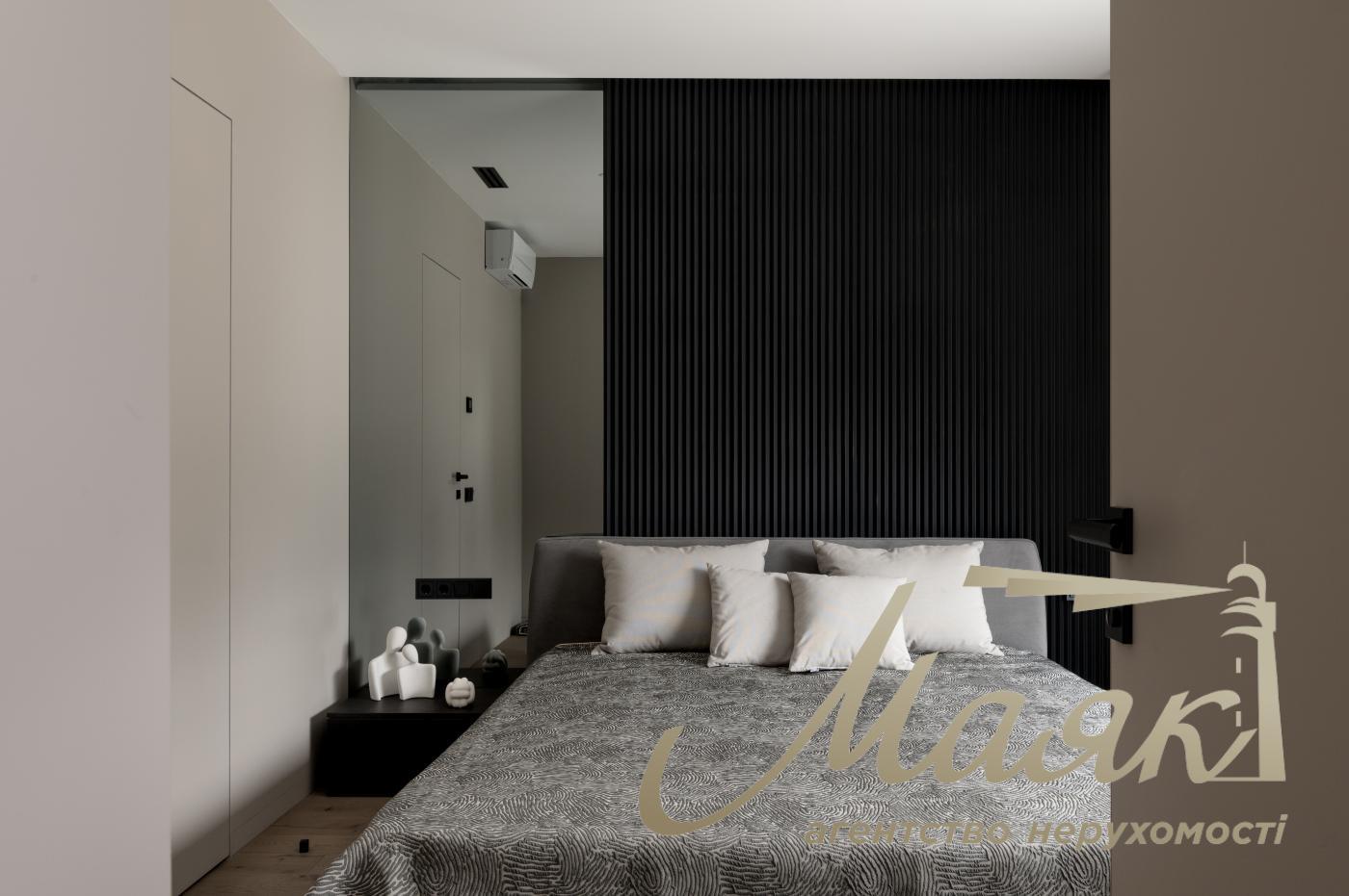 Sale of 2-storey townhouse 296m2, (3.5 hundredths) Kozin