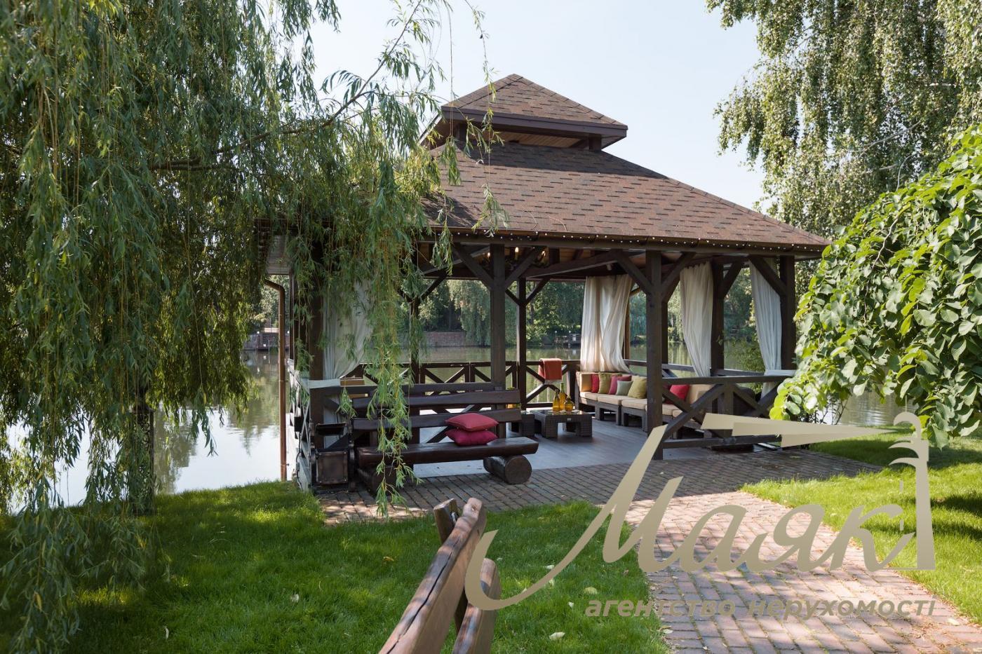 Продається резиденція в котеджному містечку "Конча - Заспа Озерна"