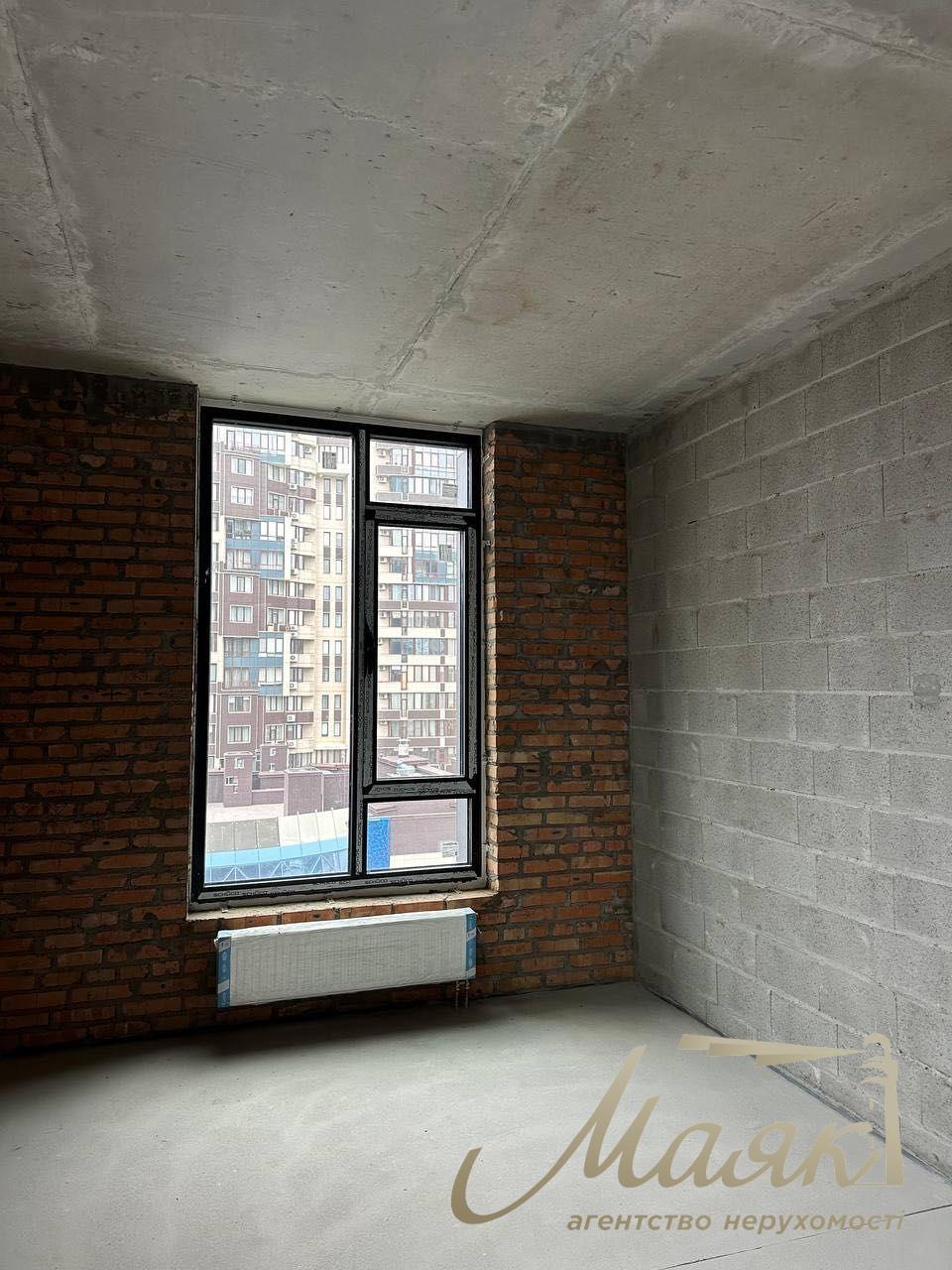 Продажа квартиры 100 кв.м. без ремонта в ЖК Тriiinity