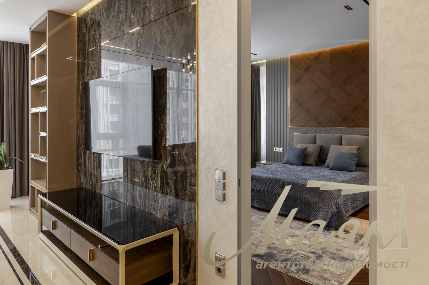 Продаж 3к квартири 122м2 в ЖК Бульвар Фонтанів, вул. Саперне Поле