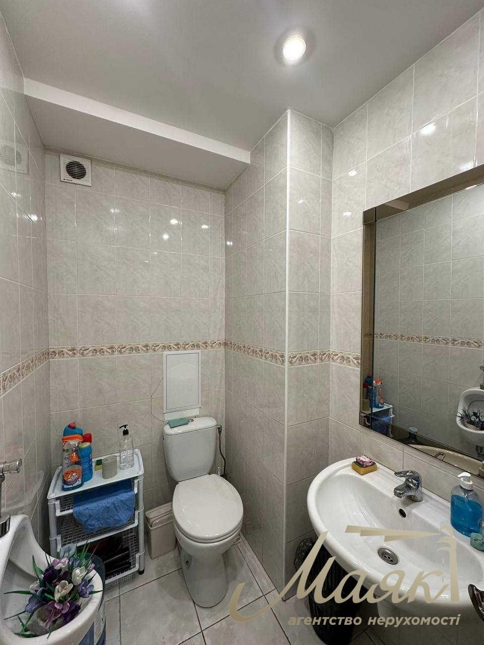 Оренда фасадного приміщення , м. Либідська, вул. Казимира Малевича