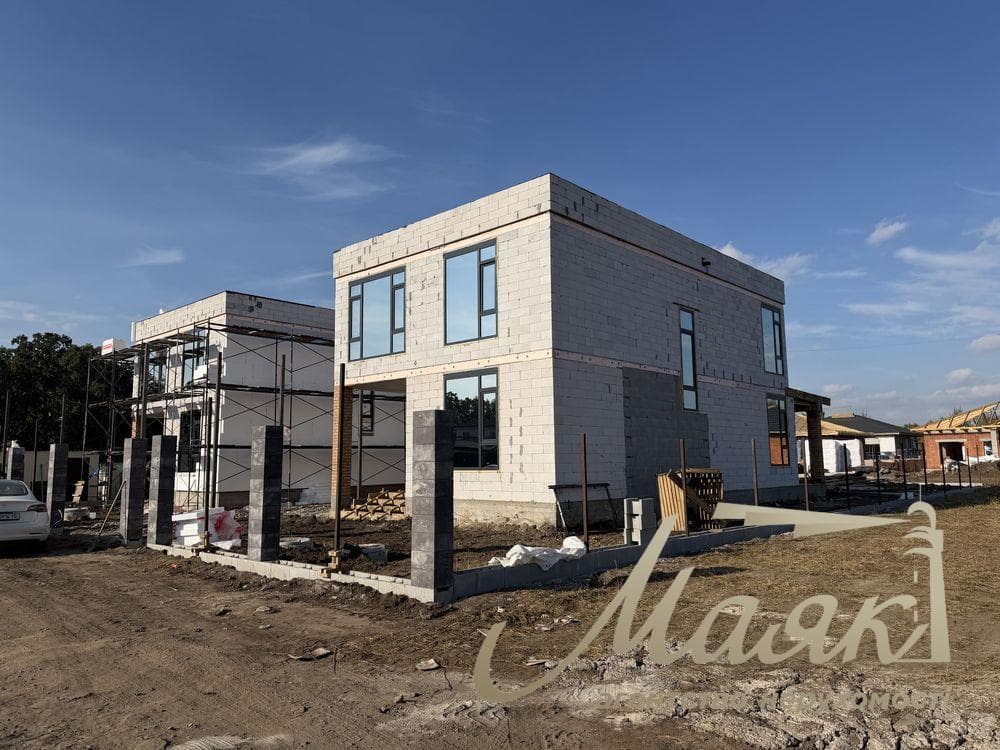 Продаж будинку (155 м²) на 5 сотках землі з газопостачанням у с. Крюківщині