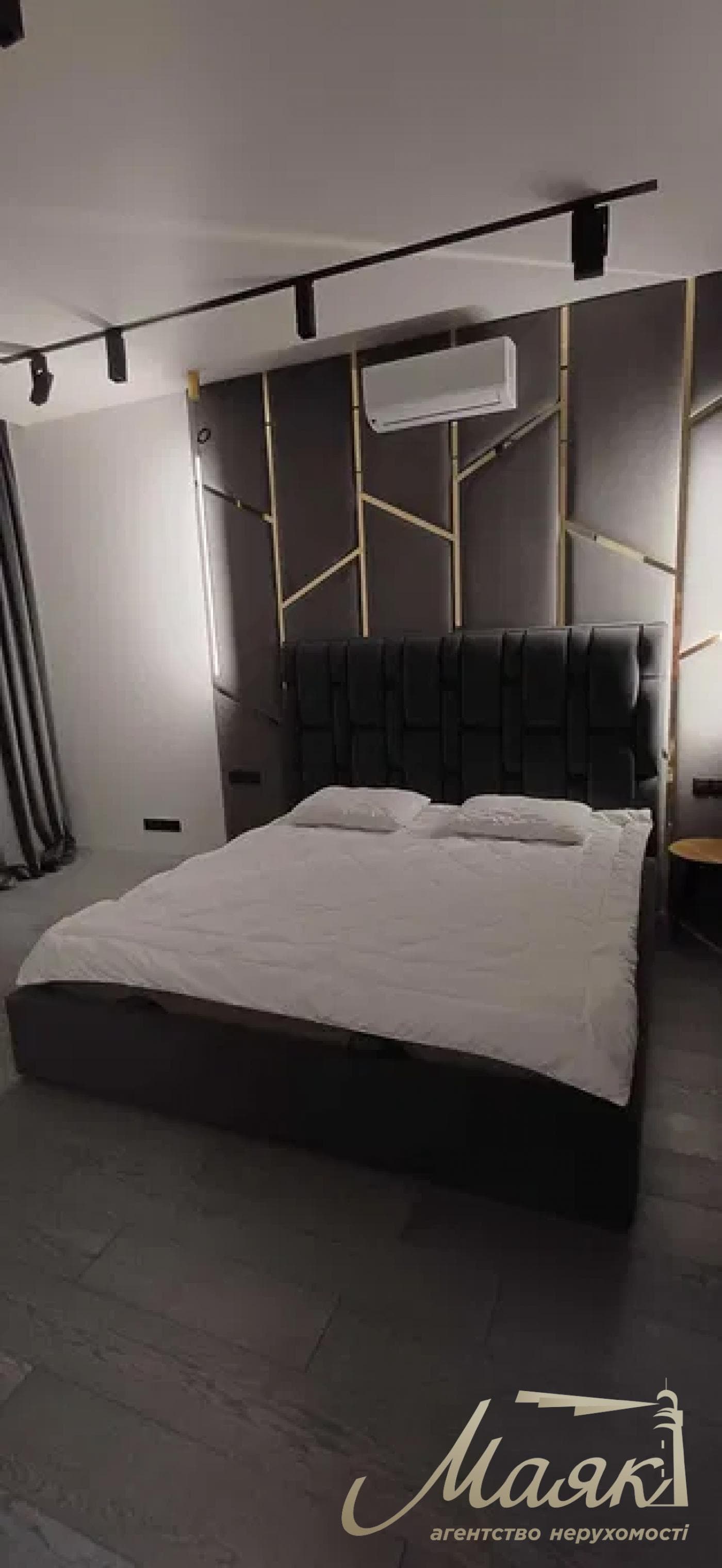 Оренда 3-кімнатної квартири в ЖК Ярославів Град, 82м², Львівська площа, Центр, Київ