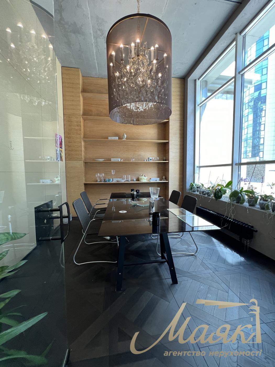 Оренда фасадного приміщення 80м2 в ЖК Новопечерські Липки