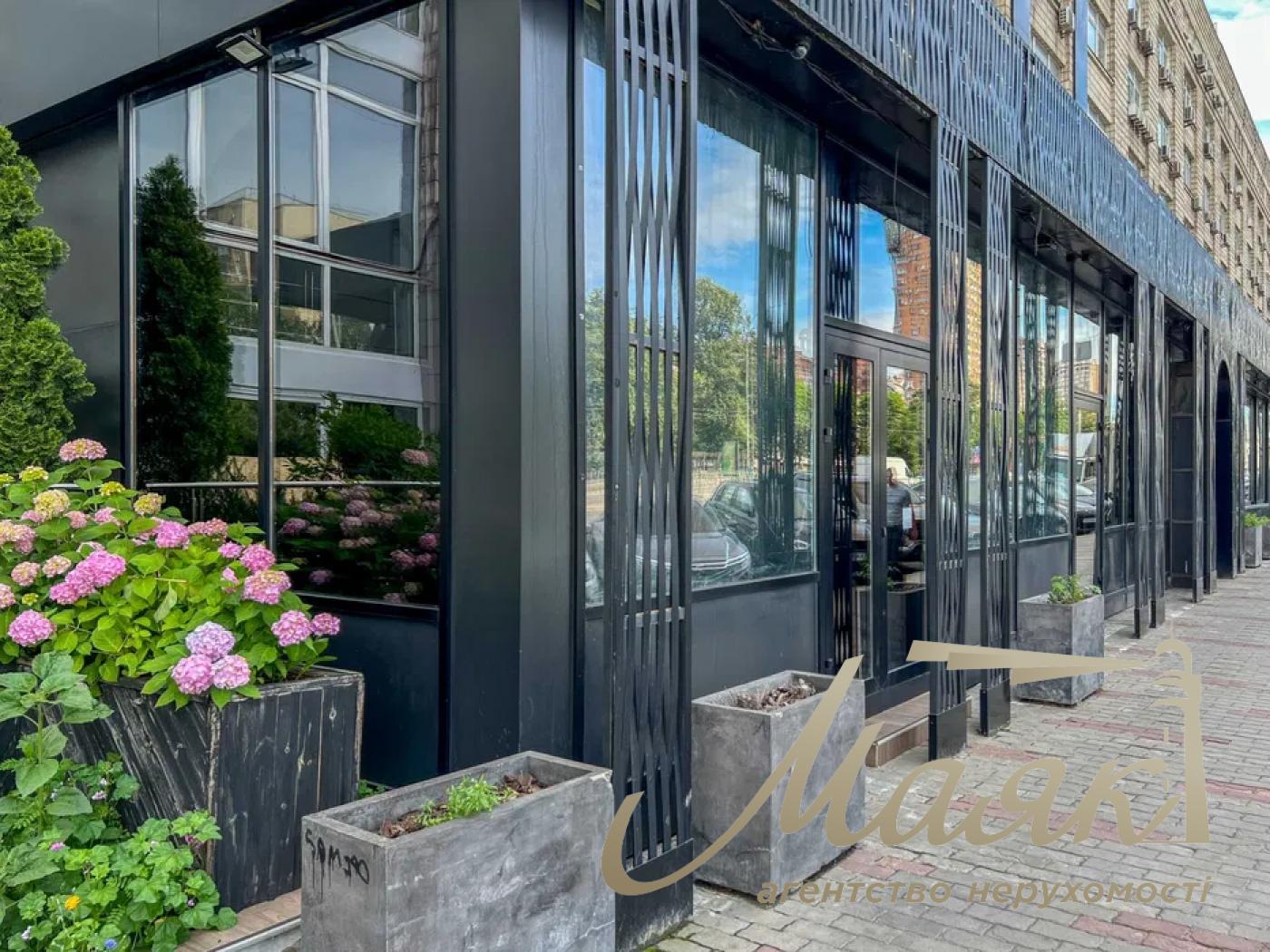 Commercial premises for rent 637m2 on Lesya Ukrainka 34, Pechersky district.