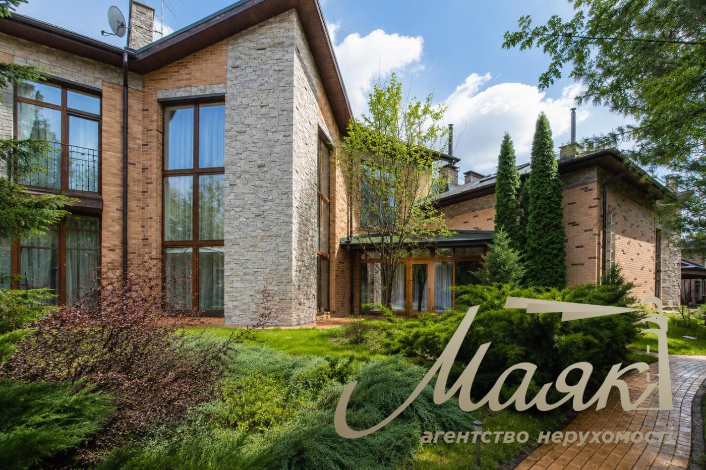 Sale of house 420 m2 in elite KG Solnechnaya Dolina, Romankov
