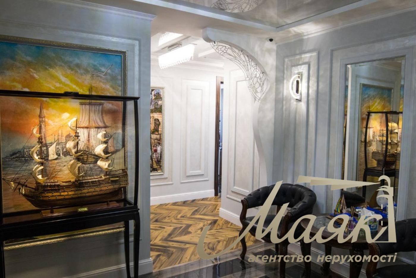 Sale of a penthouse with a view and a terrace of 416 m2 on Dneprovskaya Embankment, Osokorki