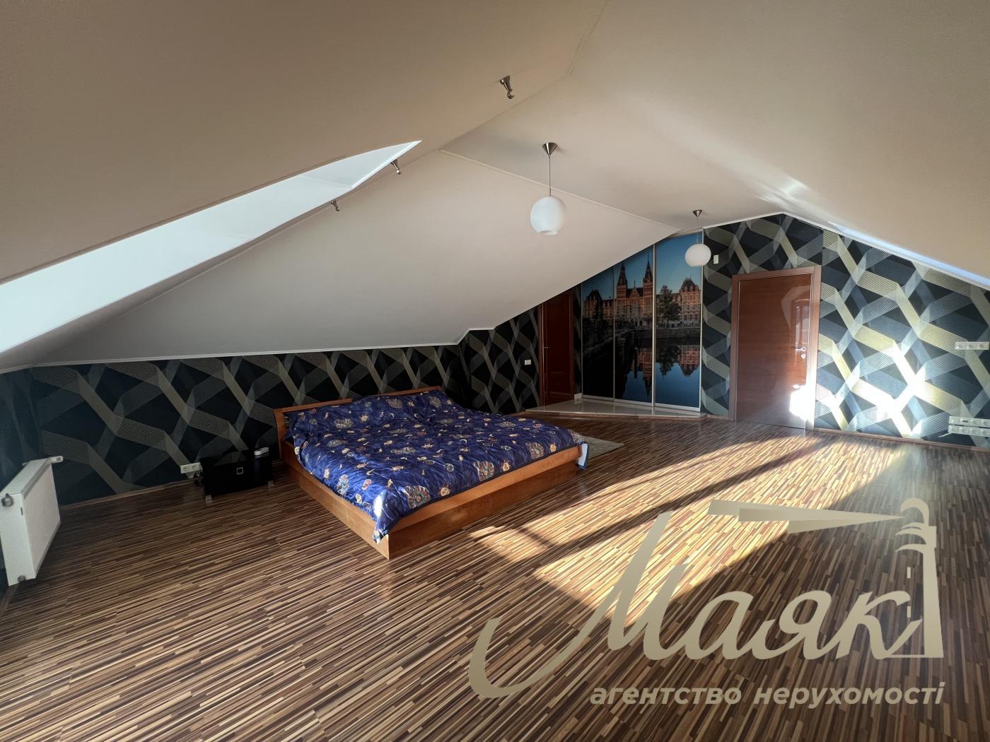 Rent of a 3-storey house 460m2, Goloseevsky district, Myshelovka.