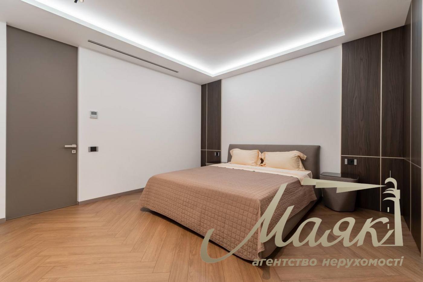 Аренда квартиры 125м2 в ЖК «Новопечерские Липки» Драгомирова/Верхогляда, Печерский район, Киев