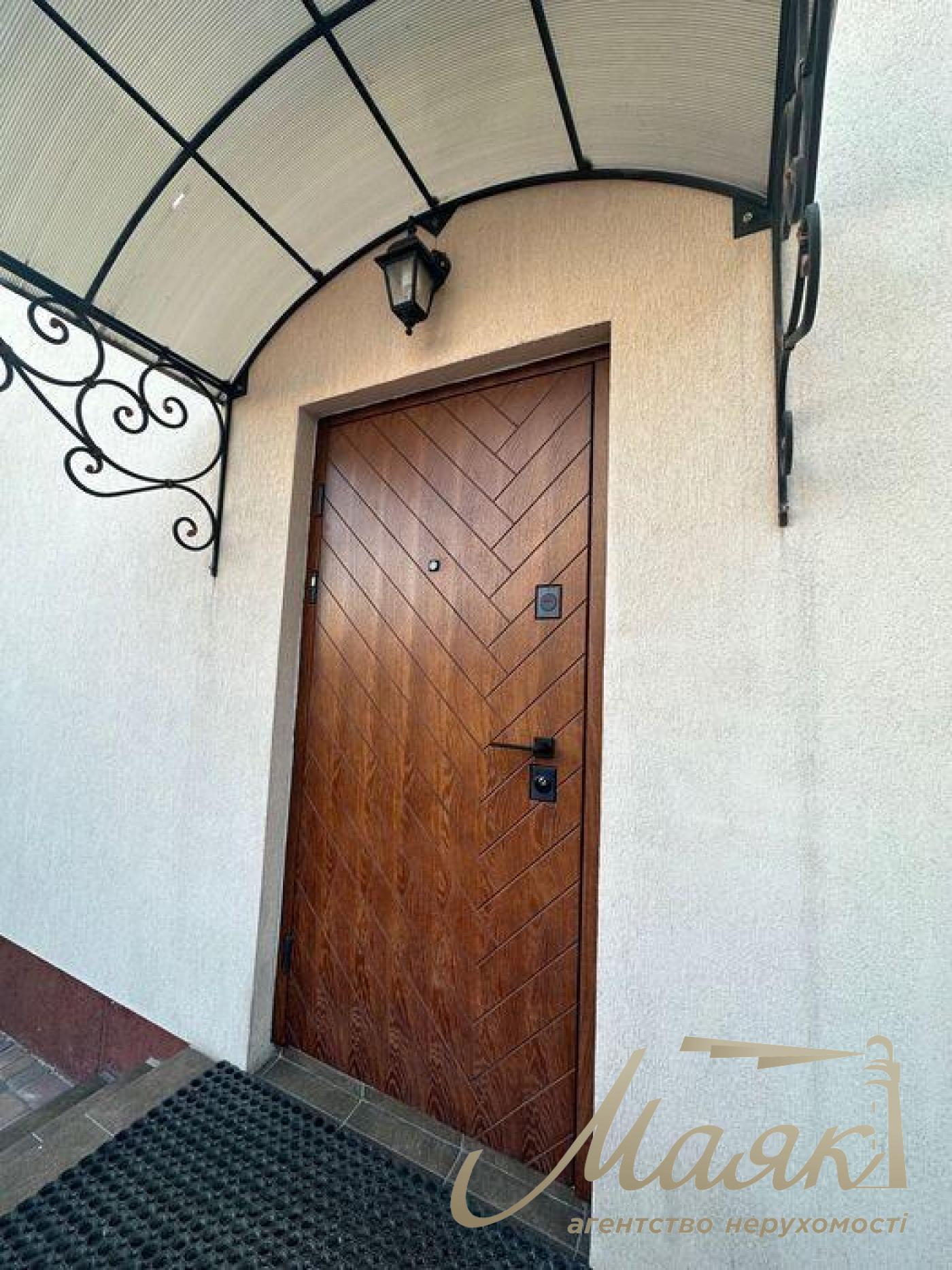 Продаж 2х-поверхового будинку 247м2 Київська область, Обухів, с. Лукавиця