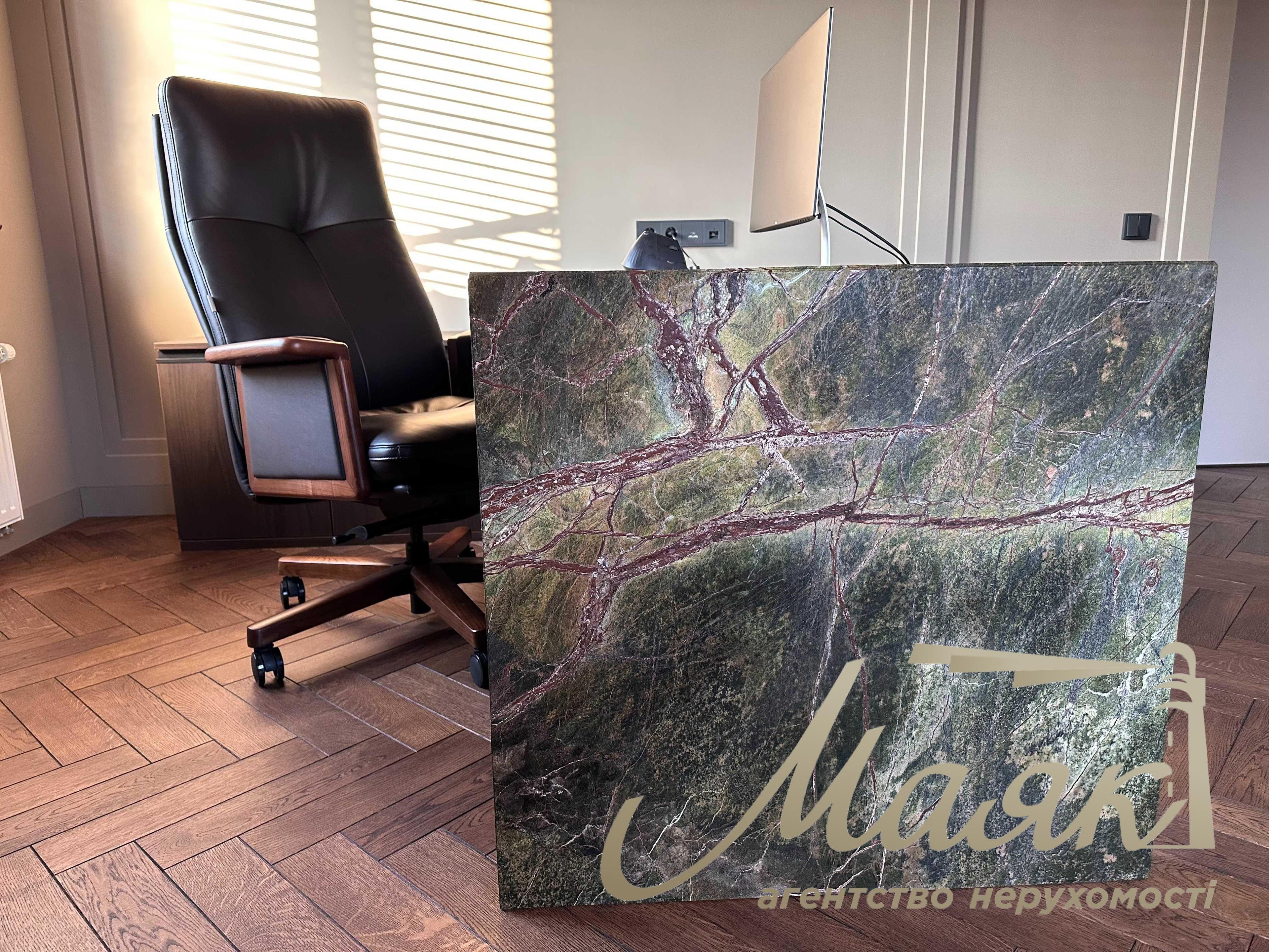 House for sale with designer renovation 356m2 in Ivankovichi