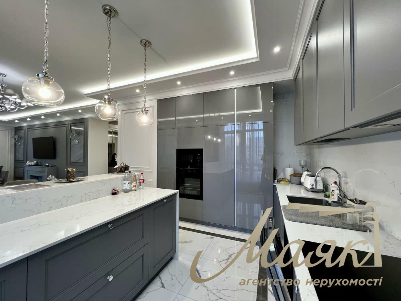 Продаж 3-кімнатної квартири 150м2 в ЖК "Новопечерські Липки", Драгомирова/Верхогляда 14, Печерський район, Центр, Київ