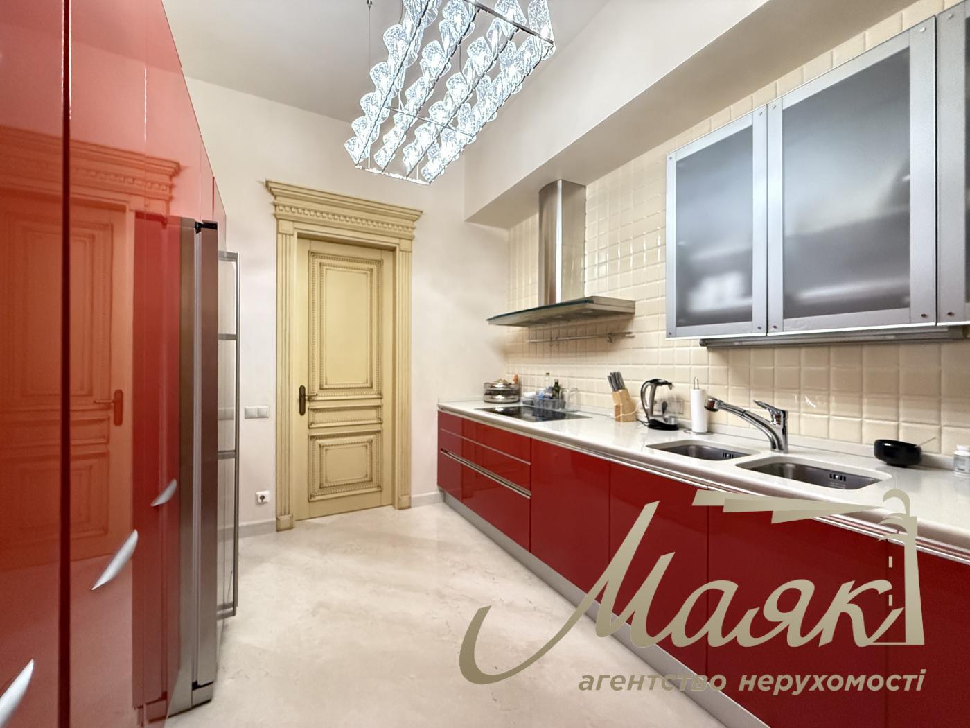 Аренда видовой 3к квартиры 245 кв. м на ул. Паторжинского 14, Центр, Шевченковский район