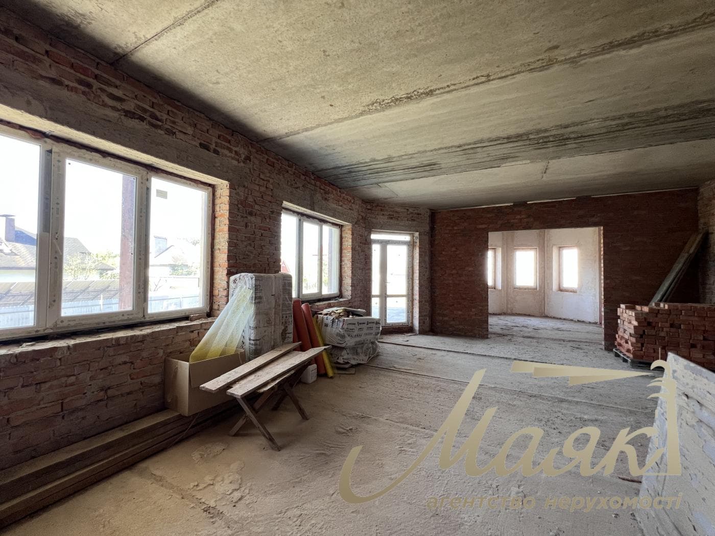 For sale two-storey house 270m2 in village Kremenishche, Kyiv-Svyatoshinsky district