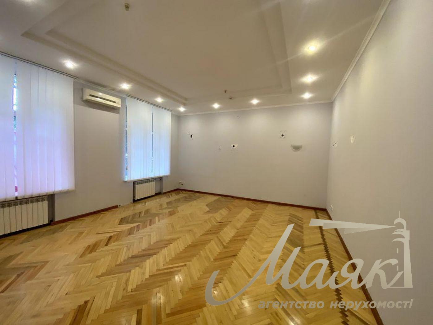 Аренда фасадного помещения 257 м.кв., Кловский спуск