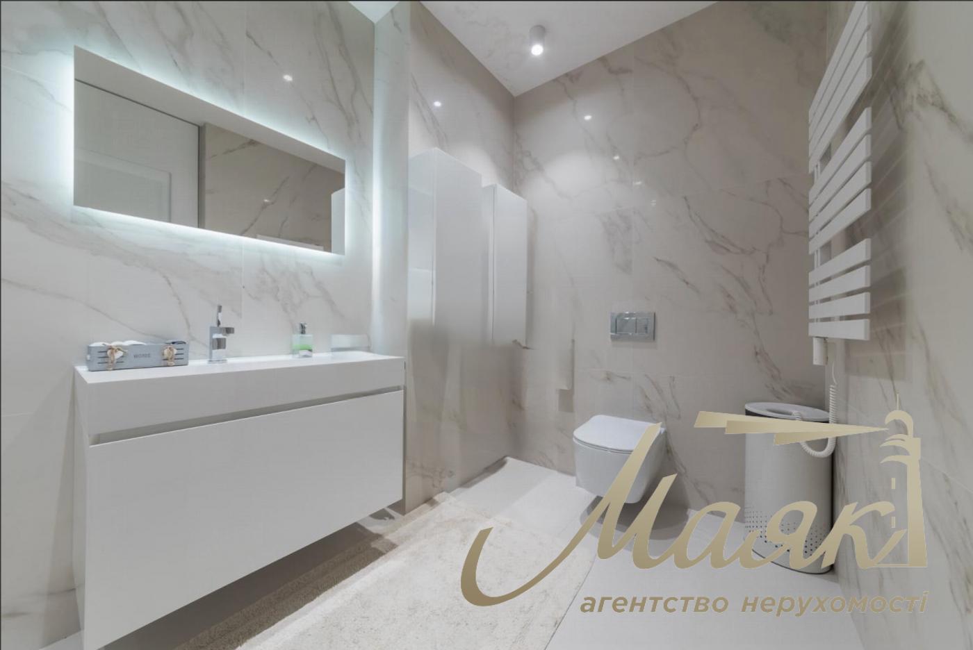 Rent 4-bedroom apartment 200m2 in LCD Novopecherskie Lipki, Andriy Verkhoglyada Street/Dragomirov Street, Pechersk, Kiev