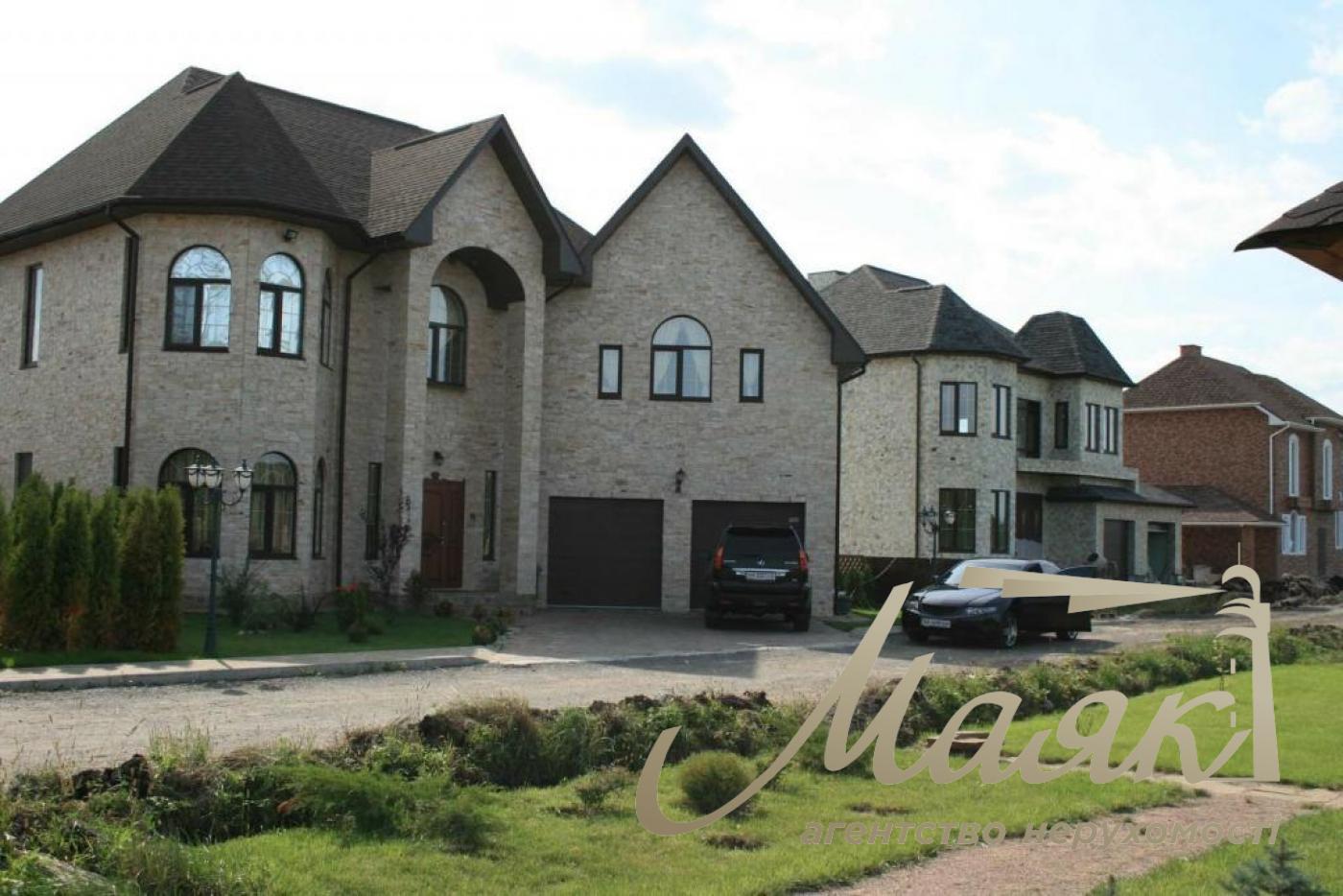 Sale of a 2-storey house 290m2 in the village of Novye Bezradichi