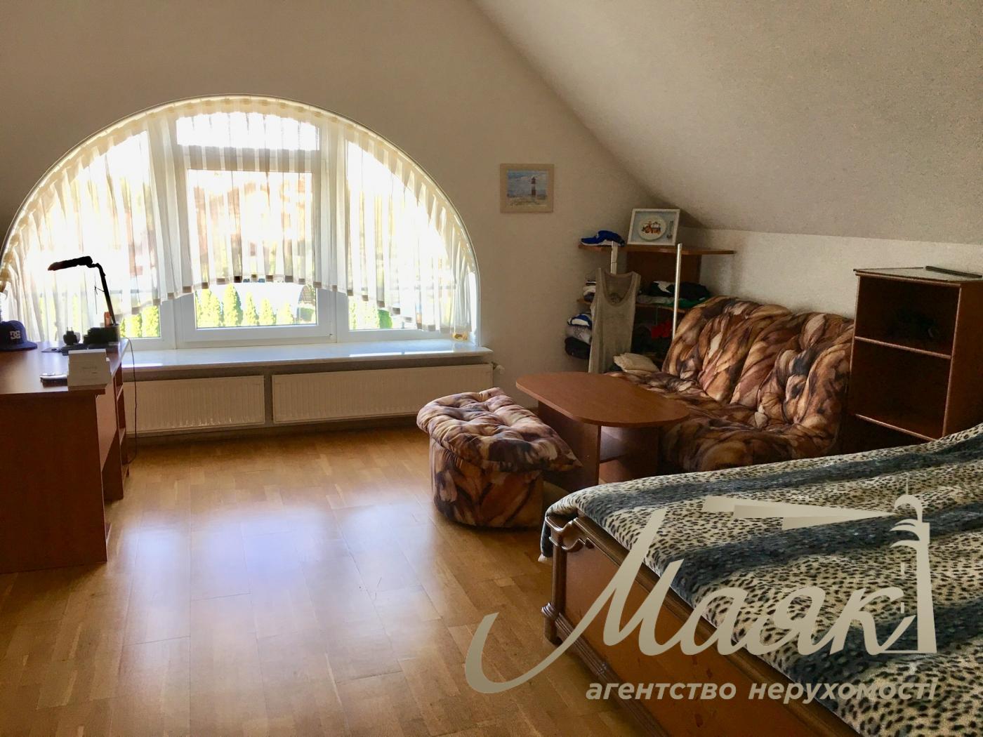 Rent 3-storey house 492,7m2, Lesniki