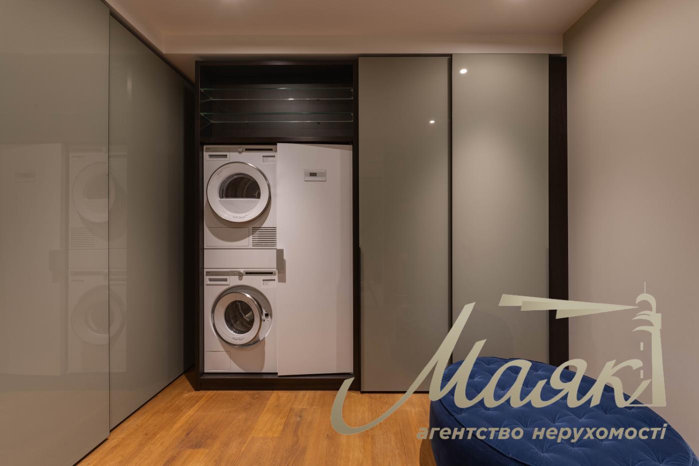 Продажа видовой однокомнатной квартиры,92 м2 в ЖК Бульвар Фонтанов Саперное Поле Печерск