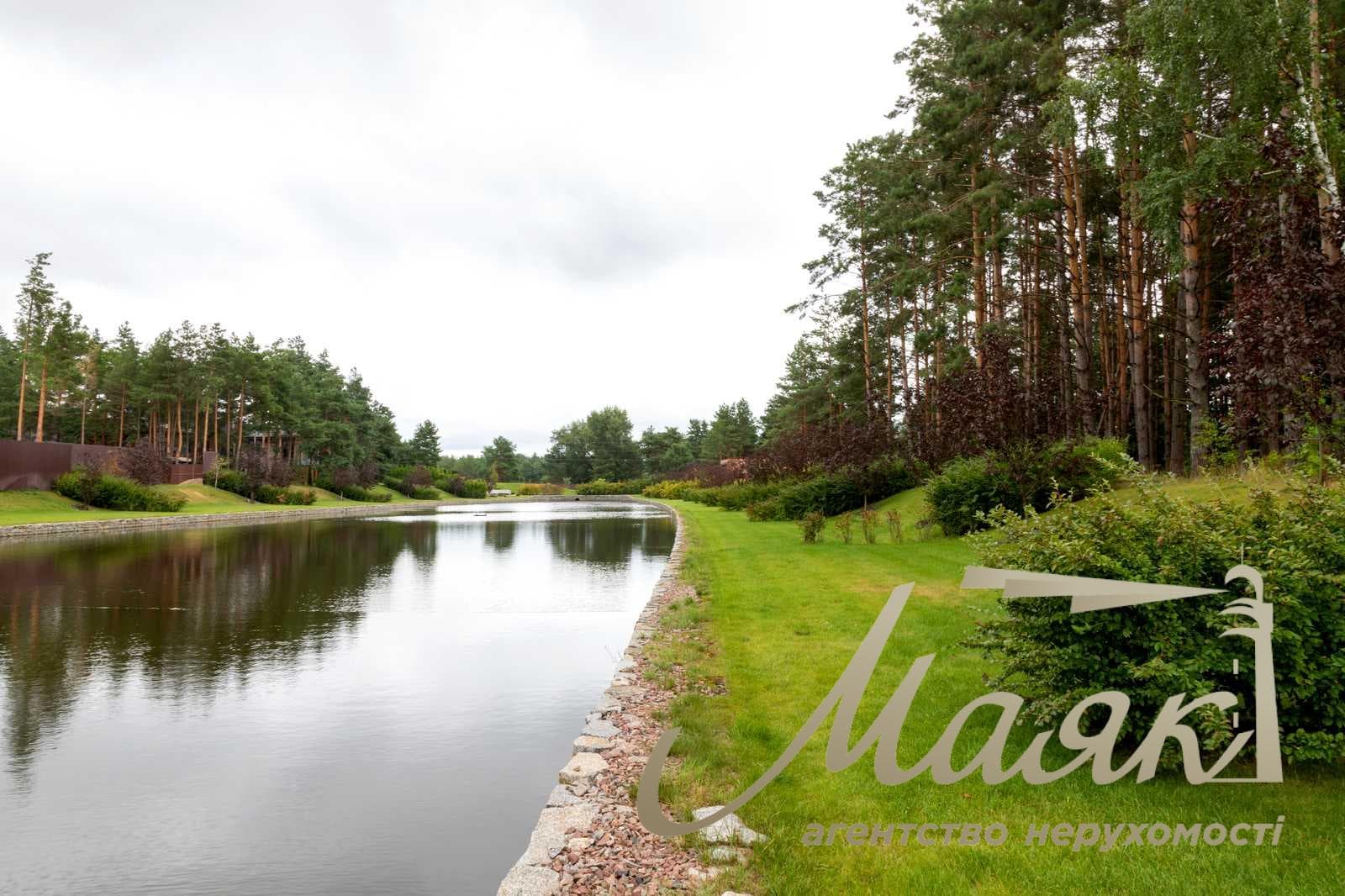 Продаж будинку площею 330 м² у житловому комплексі Riviera Village, с. Лебедівка, Вишгородський район, Київська область.