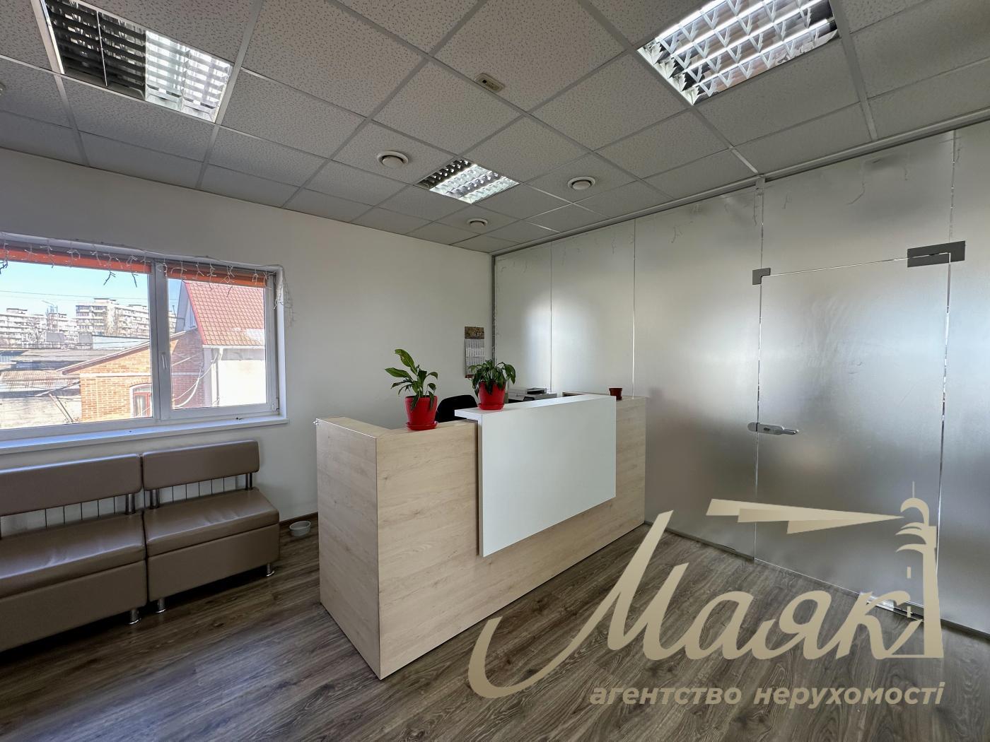 Rent a front building (656m2) on 7.5 hectares, Sadovaya street, with. Sofievskaya Borschagovka