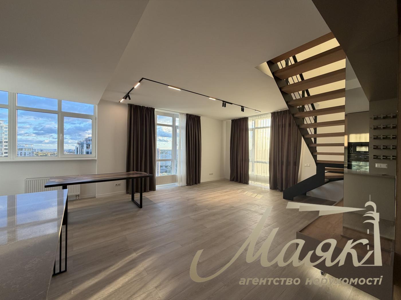 Аренда двухуровневой квартири  120м2 в ЖК " Подвысоцкий" , Печерск, Киев