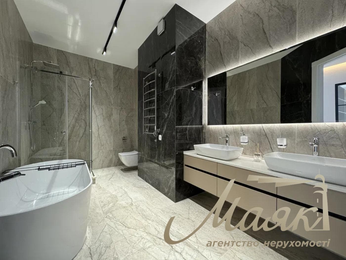 Rent a 4-room apartment (125 m²) in the "Busov Hill" residential complex