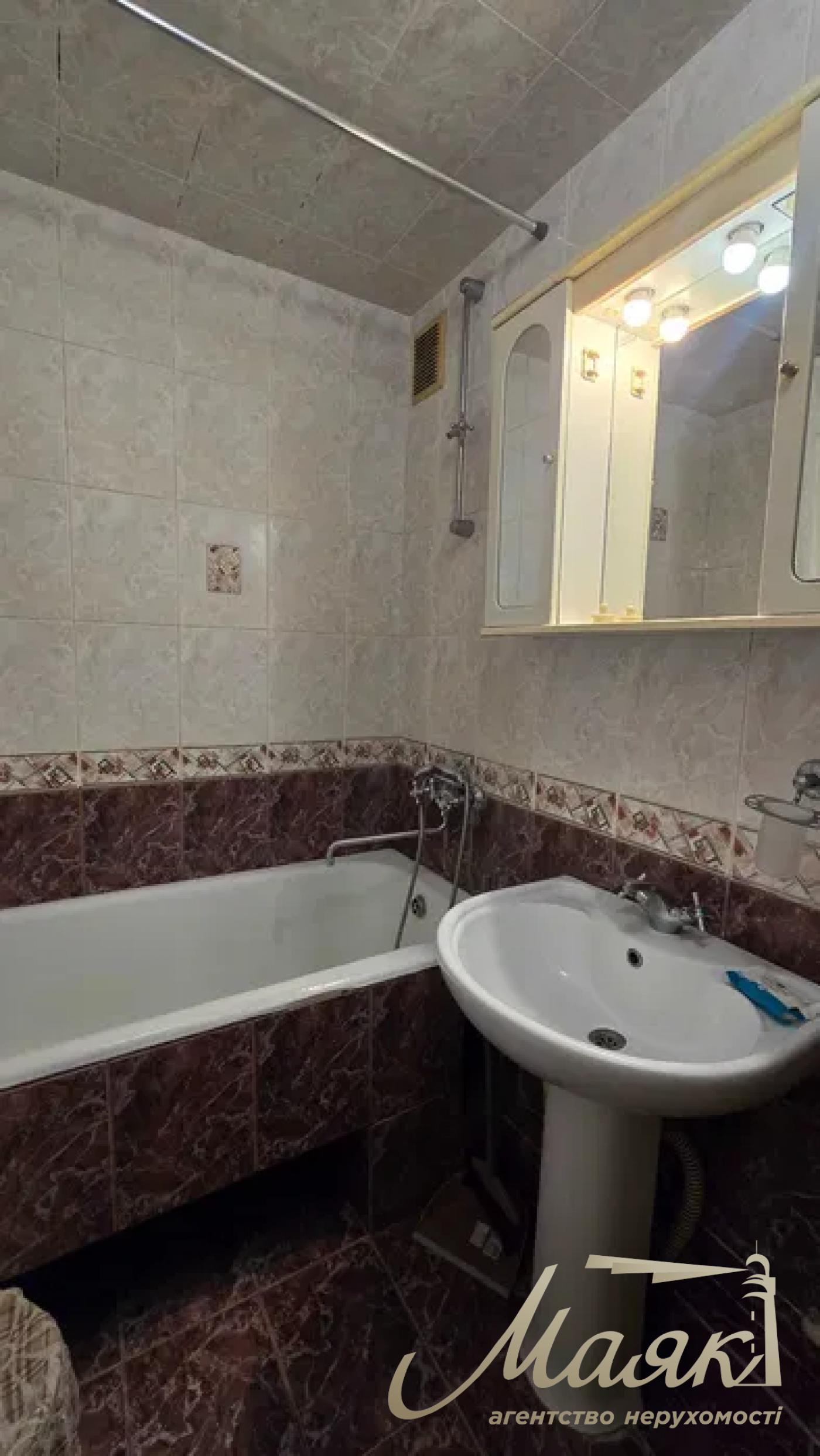 Rent 4-room apartment for rent on Antonovycha, Center, Kyiv