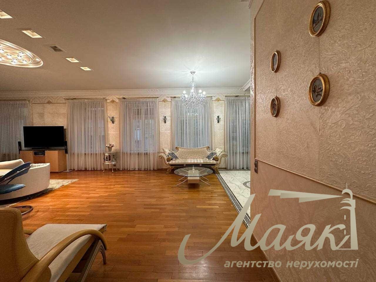Аренда помещения под офис 180 м² в самом центре Киева, на Майдане Независимости