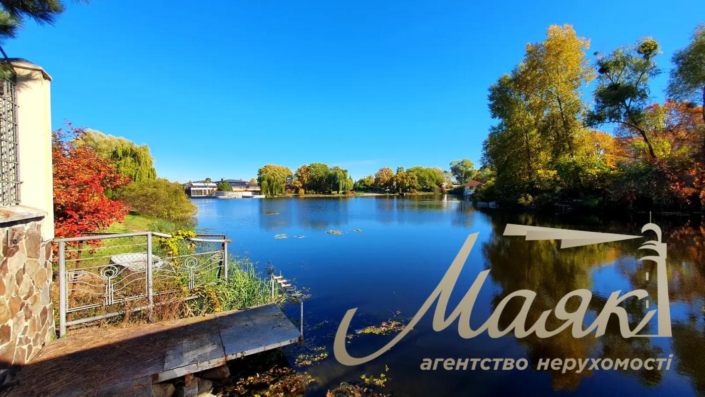 Selling a house on the Dnieper 700m2 in s.Kozin, Dam 2 km with a swimming pool in Kozin/Koncha Zaspa, Obukhiv direction, Kyiv region 45 hectares of land.