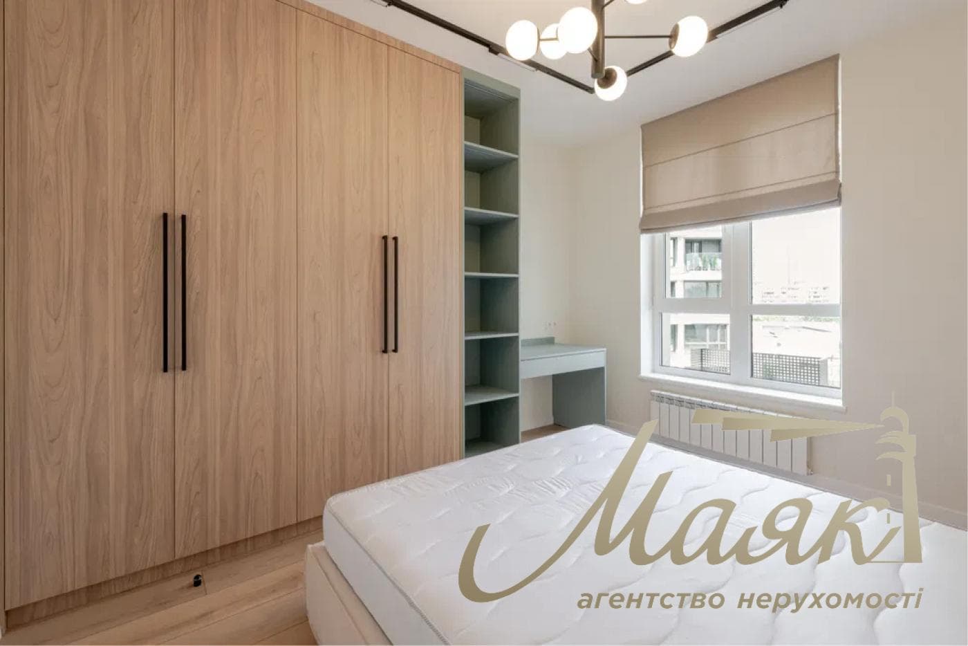 Перша оренда 3-кімнатної квартири площею 120 кв. м у ЖК на вулиці Драгоманова, 31а; у будинку є інвертор