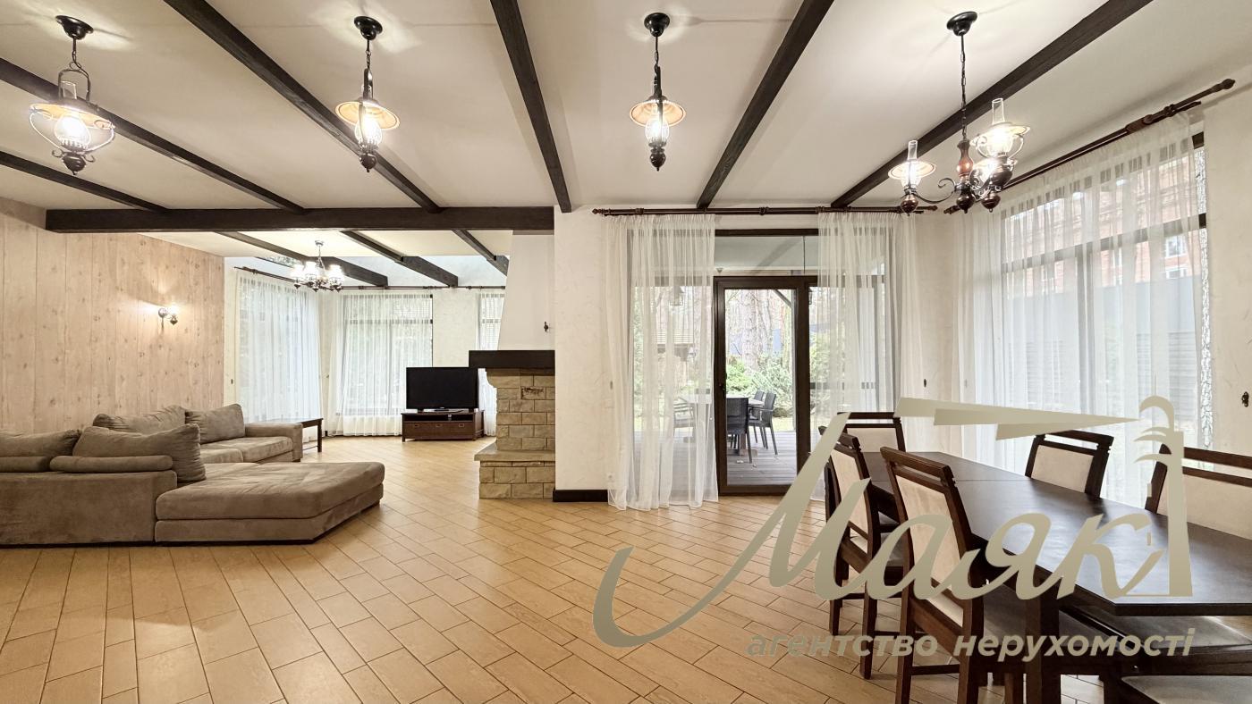 Оренда будинку К.Заспа, Козин, Плюти, оренда будинку в містечку, басейн, ліс, охорона