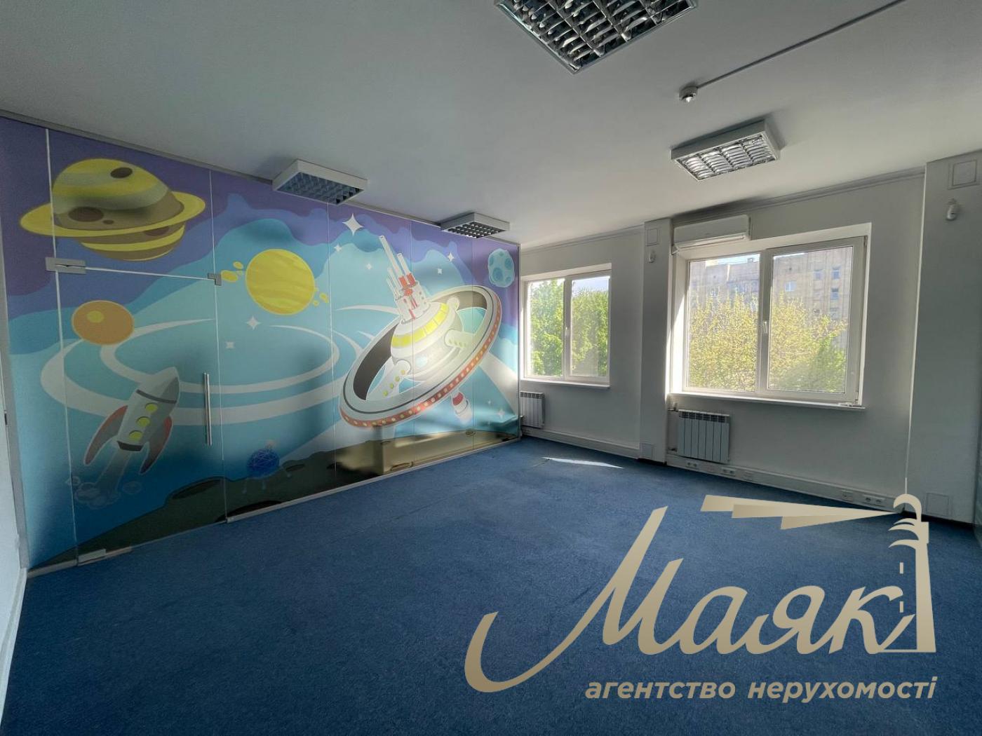 Аренда офисного помещения 380м2 в центре, Лукьяновка