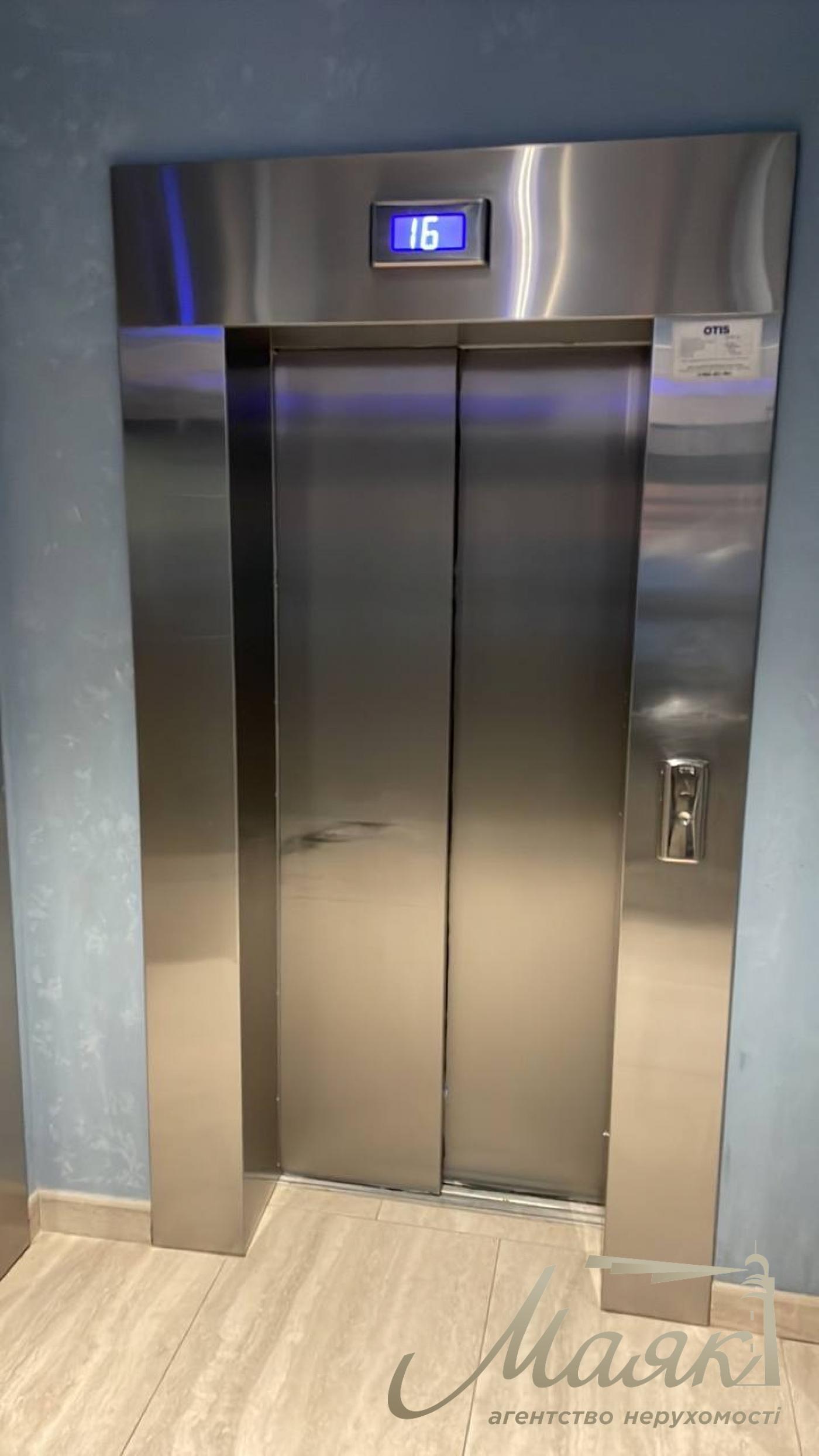 Sale of 3-room apartment in residential complex Svitlo Park, Naddnipryanskoe shosse, Vydubychi