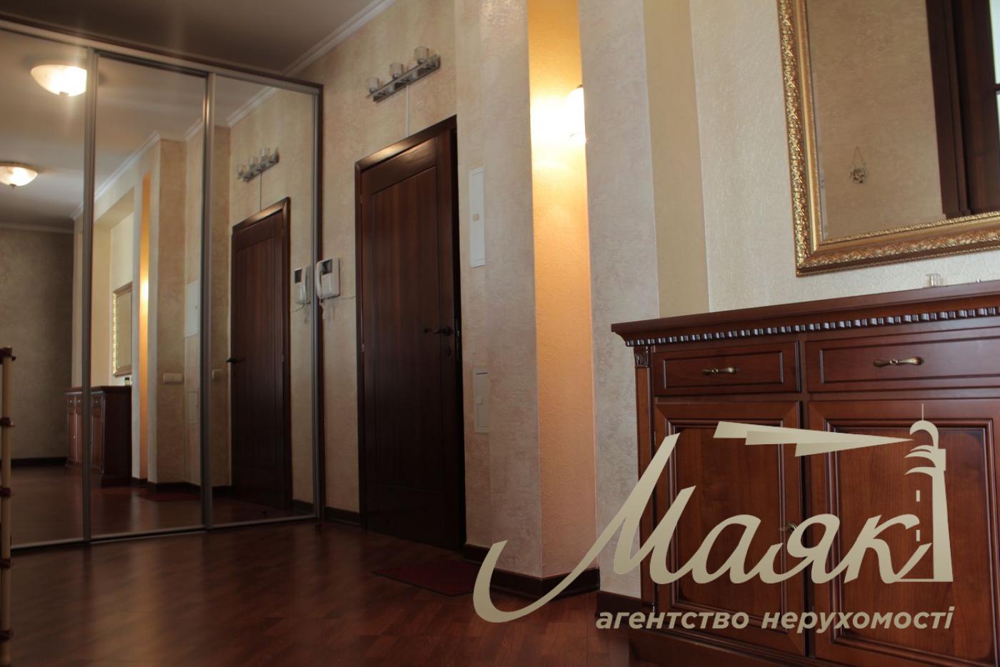 Продаж 4к квартири вул. Кловський Узвіз, Печерськ