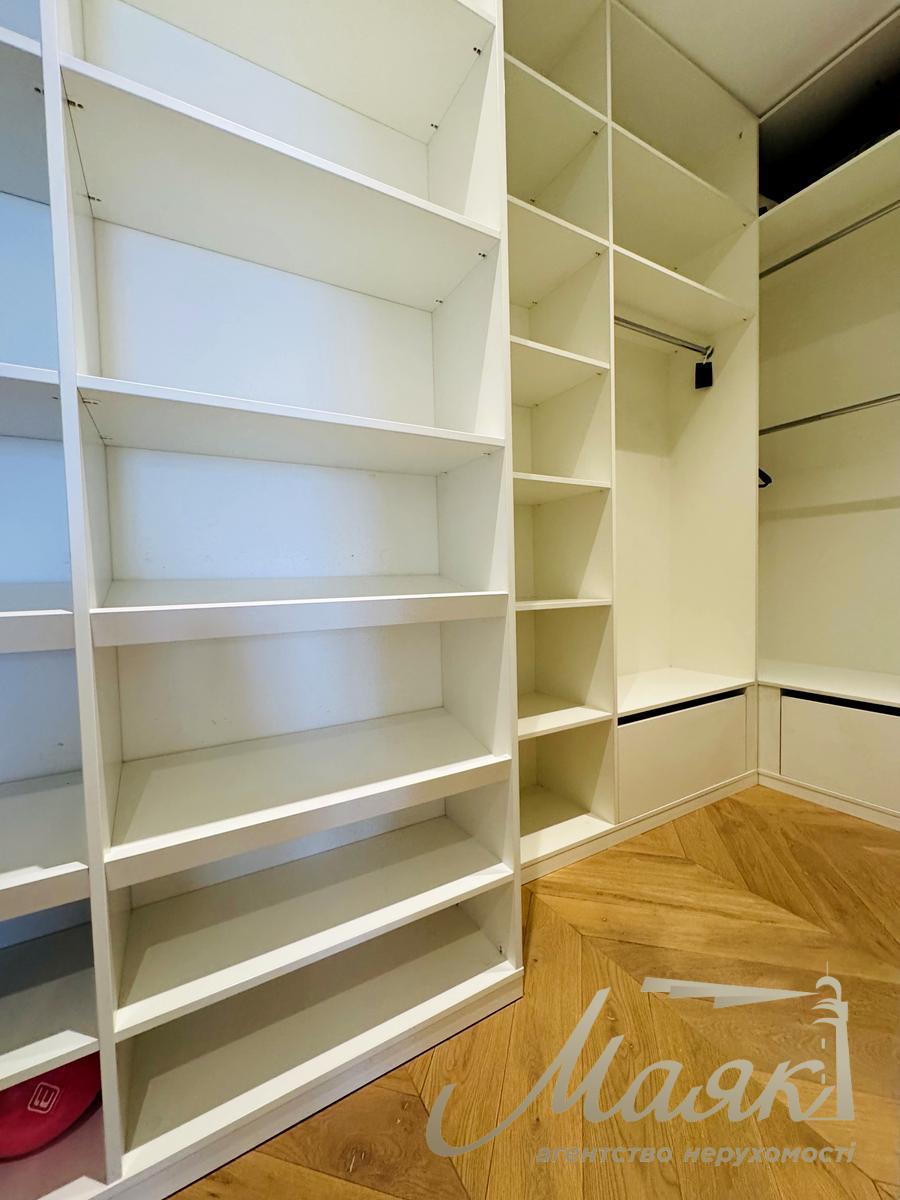 Rent 3-bedroom apartment LCD Novopecherskie Lipki, Verkhoglyada street (Dragomirov)