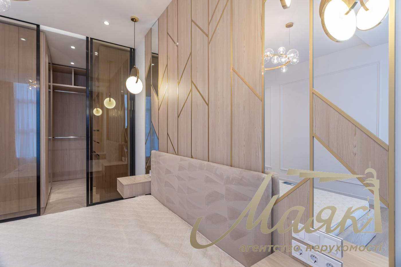 Продаж 4-кімнатної квартири 180 м² в ЖК "Новопечерські Липки", Драгомирова 15Б, Печерський район, Київ.