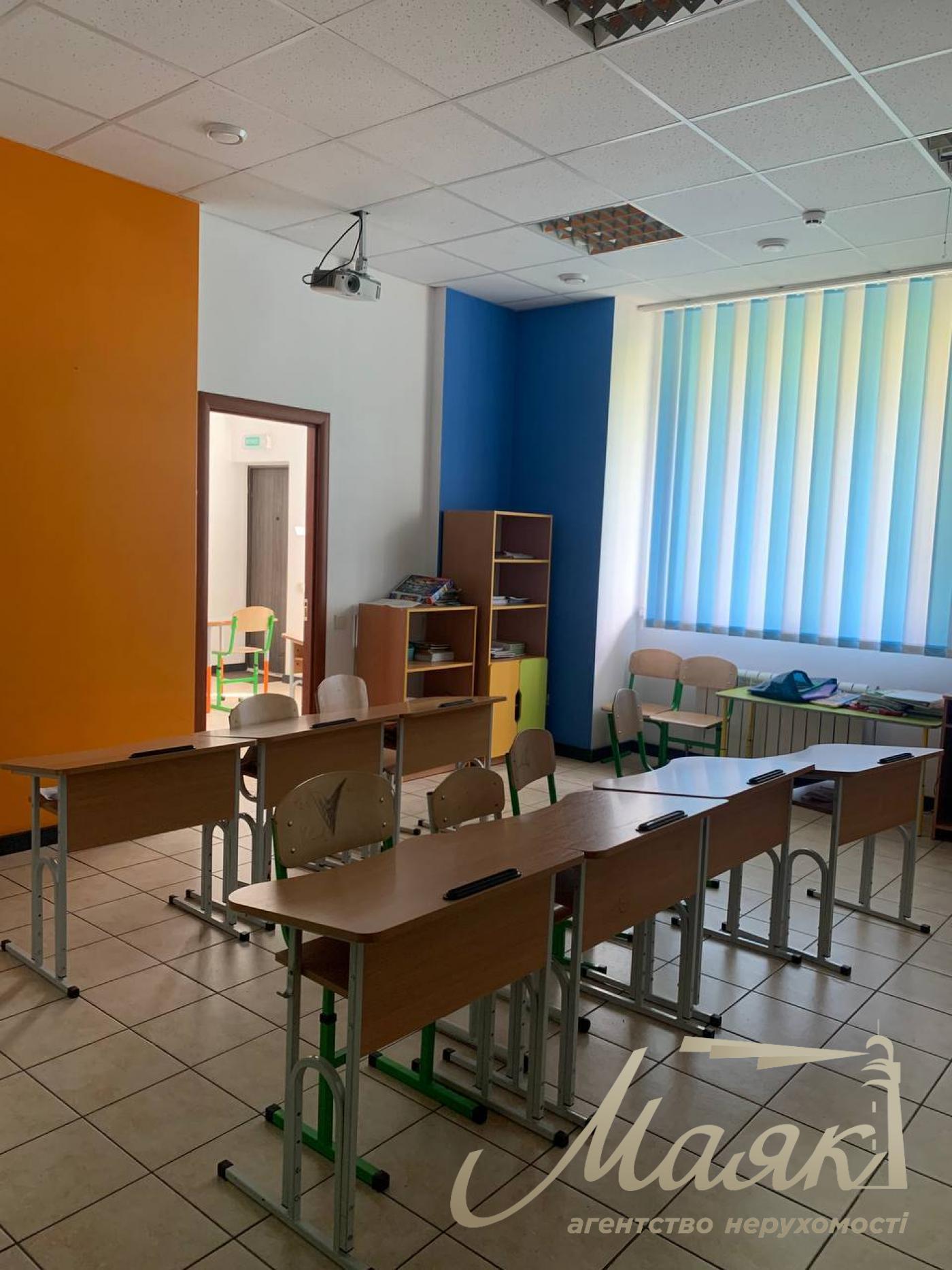 Продаж офісу 126м2, вул. Урлівська 21Б, Осокорки