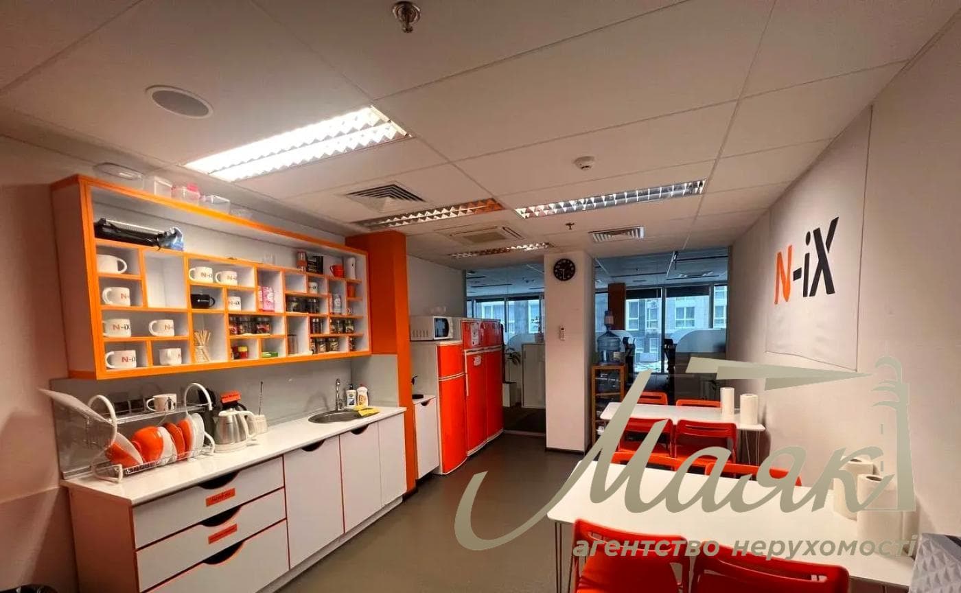 Office space for rent: 1,111 m² in the business center on Leipzigska Street, Pechersk.