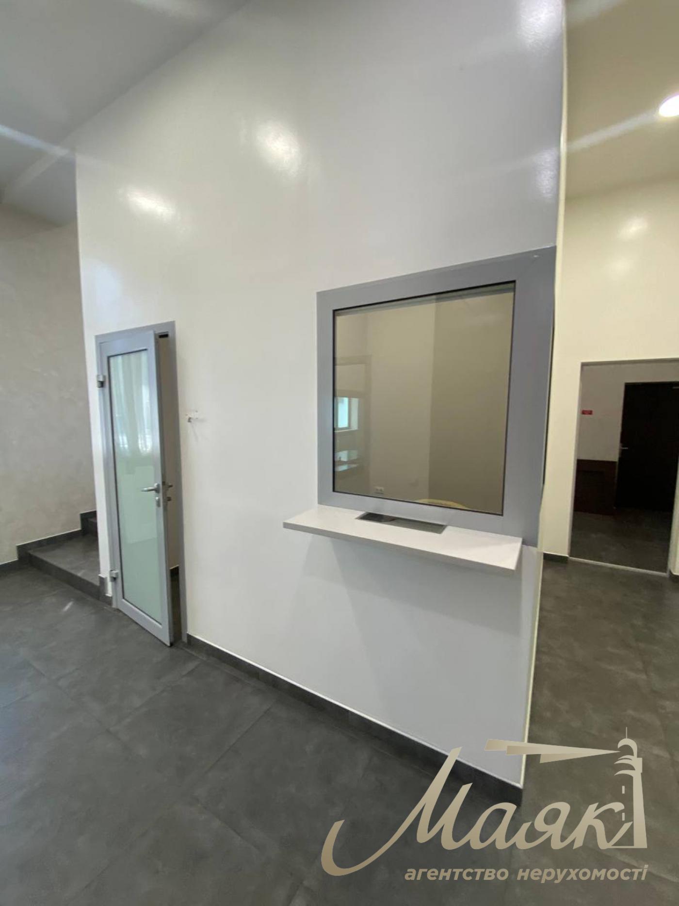 Rent commercial premises 500m2 in Pechersk