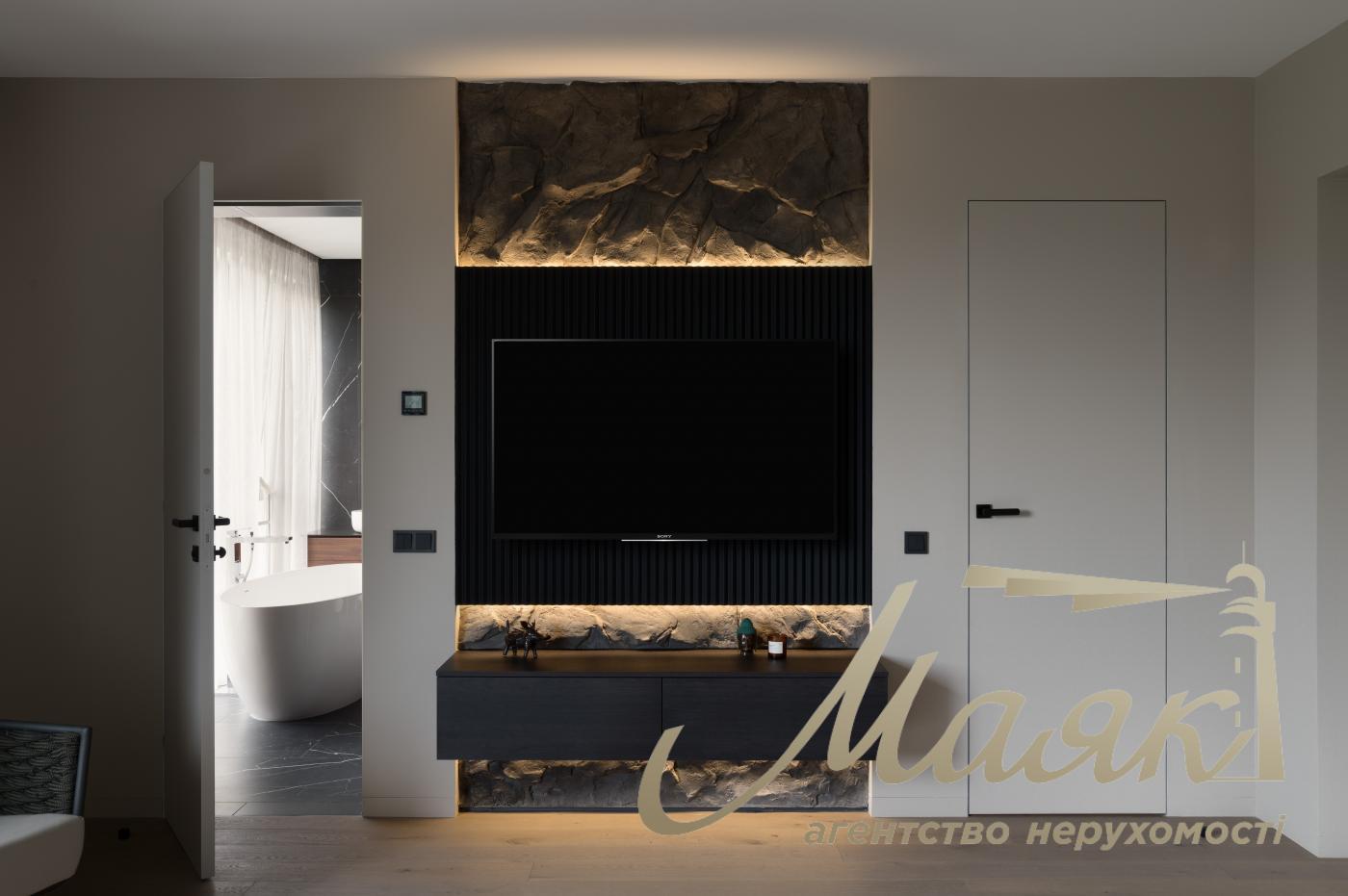 Sale of 2-storey townhouse 296m2, (3.5 hundredths) Kozin