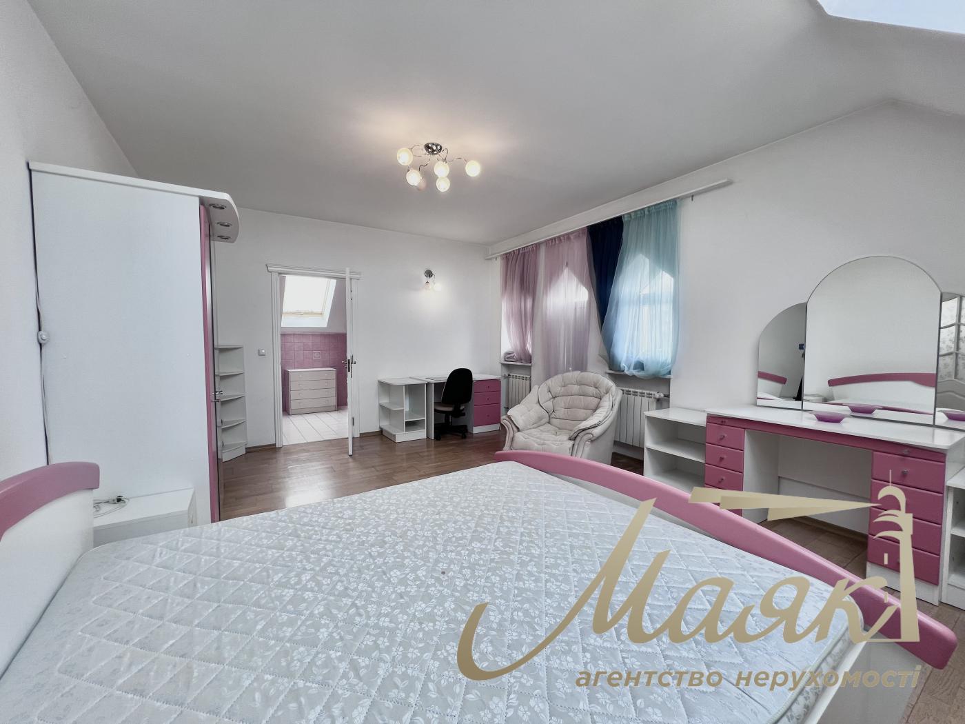 Rent 3-storey house 492,7m2, Lesniki