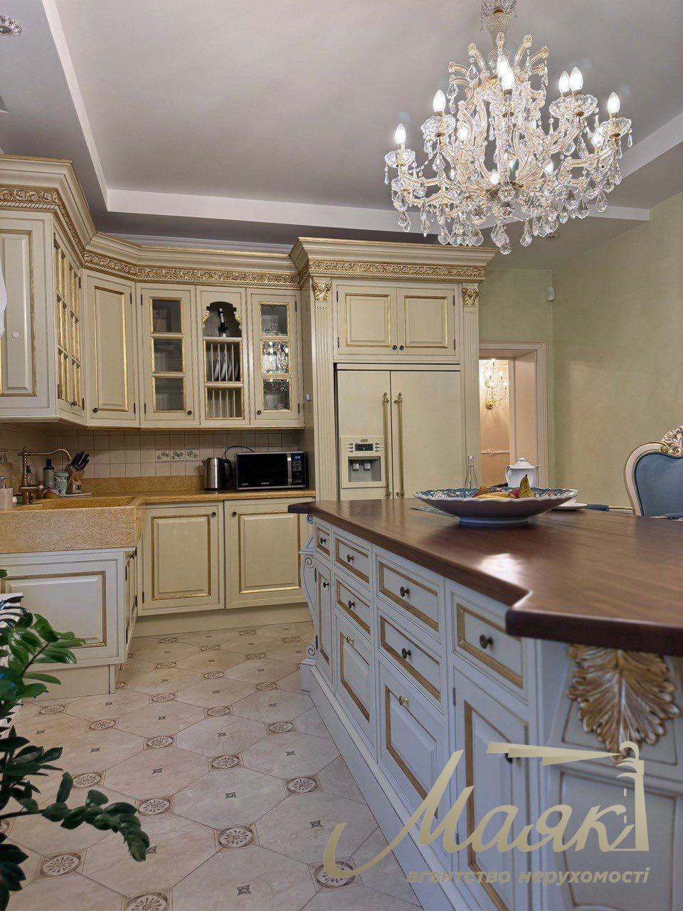 Rent a house 470m2 with access to water in SMT Kozin/Koncha zaspa