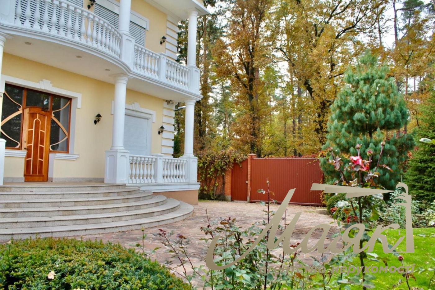 Продаж будинку 500 кв.м у Лісовому